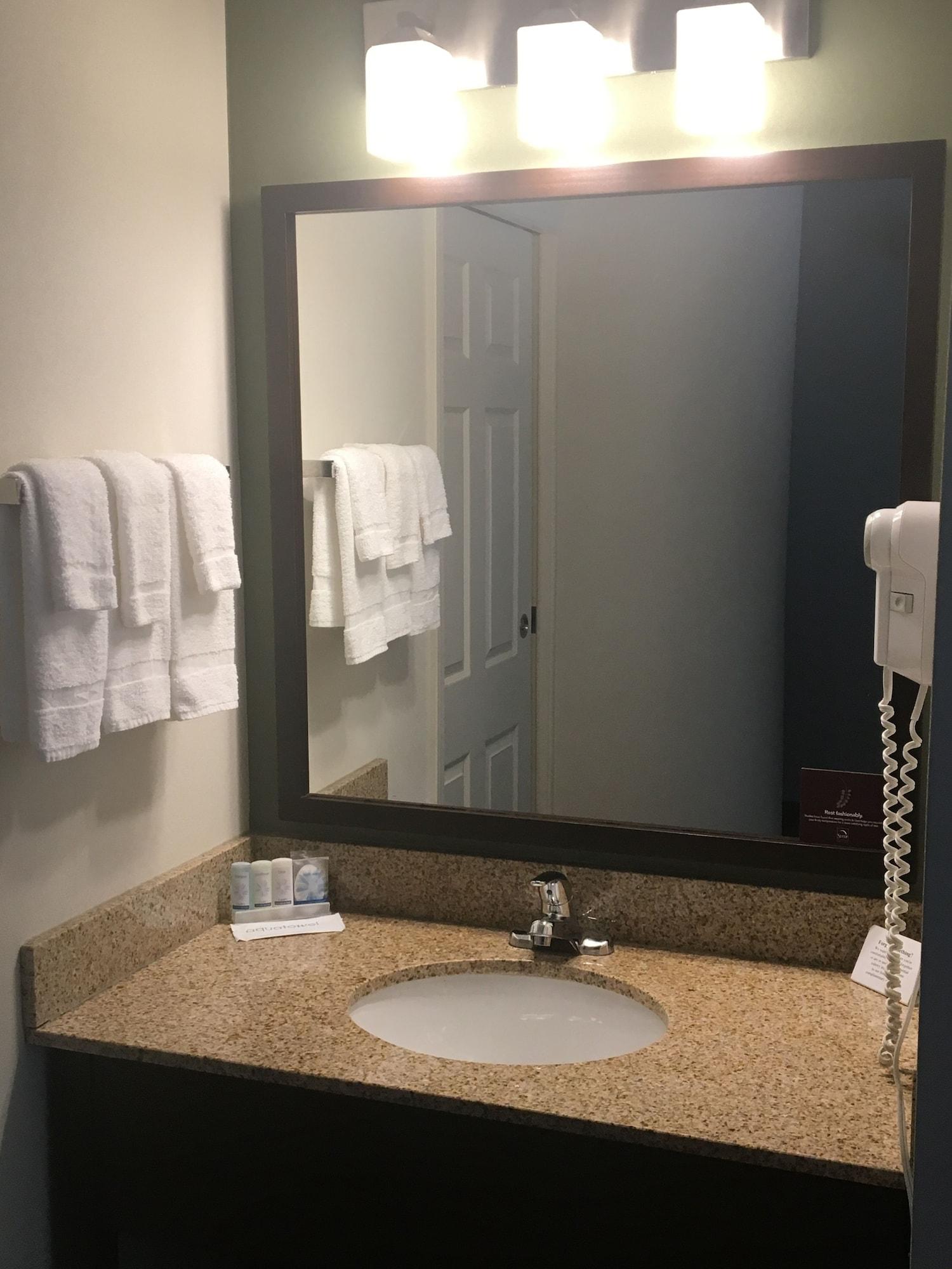 Sleep Inn & Suites Queensbury - Lake George Bagian luar foto