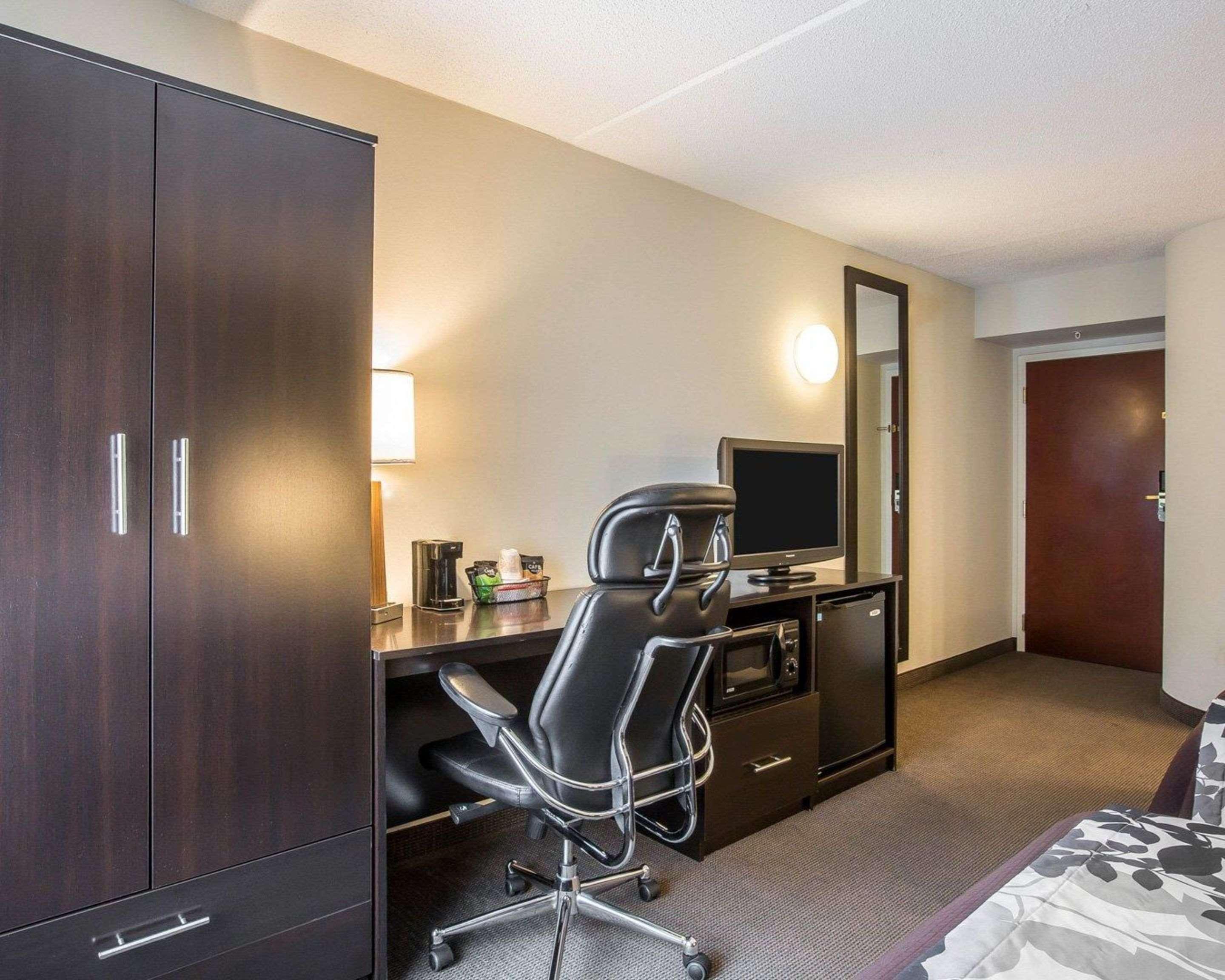 Sleep Inn & Suites Queensbury - Lake George Bagian luar foto