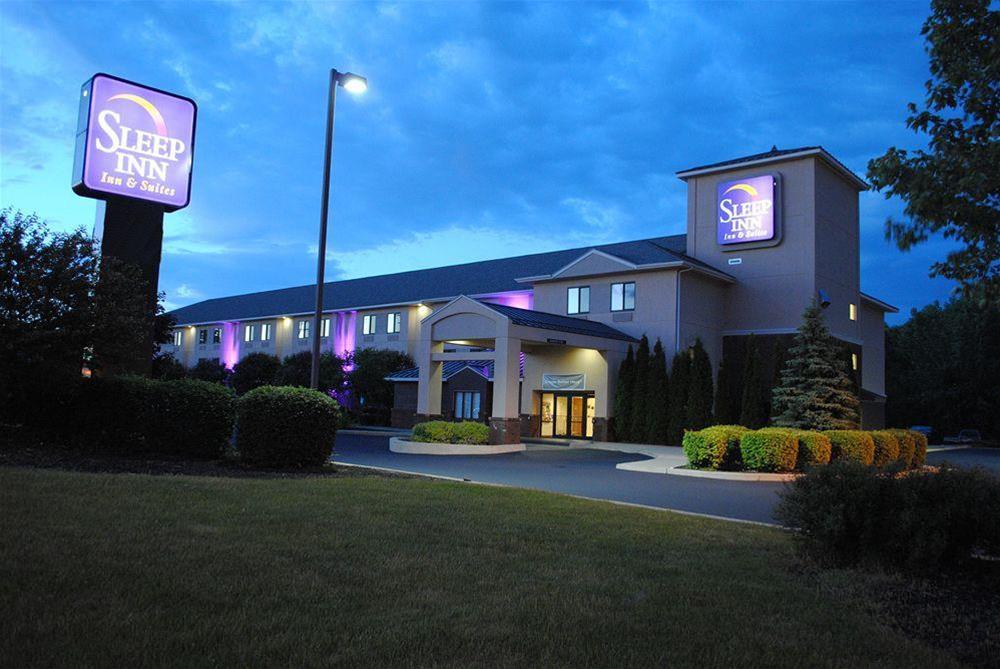 Sleep Inn & Suites Queensbury - Lake George Bagian luar foto