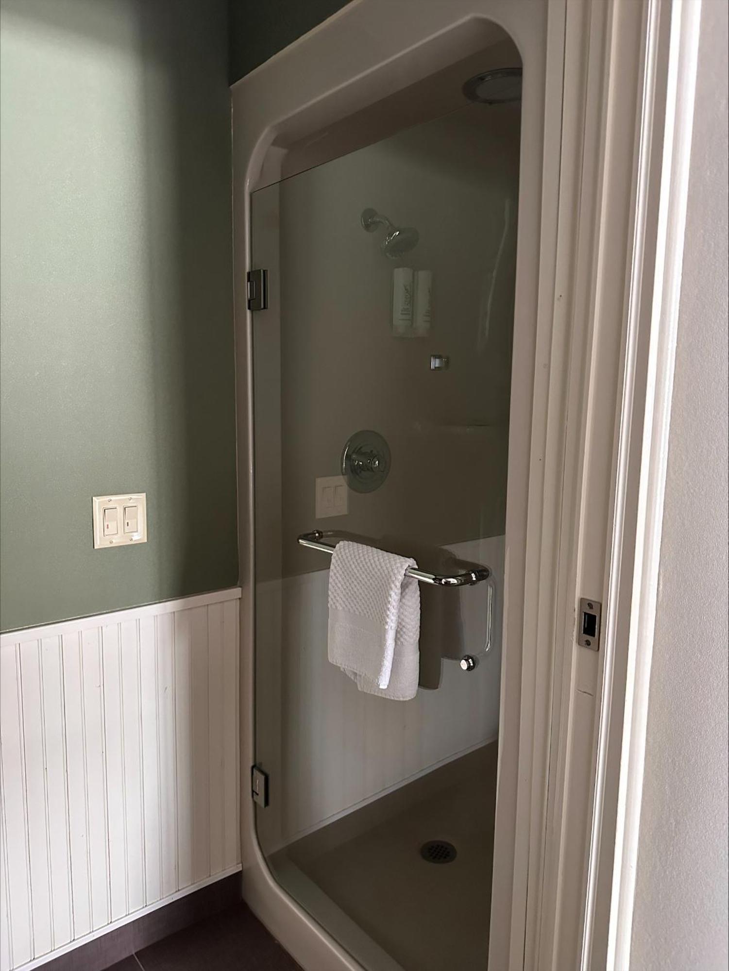 Sleep Inn & Suites Queensbury - Lake George Bagian luar foto