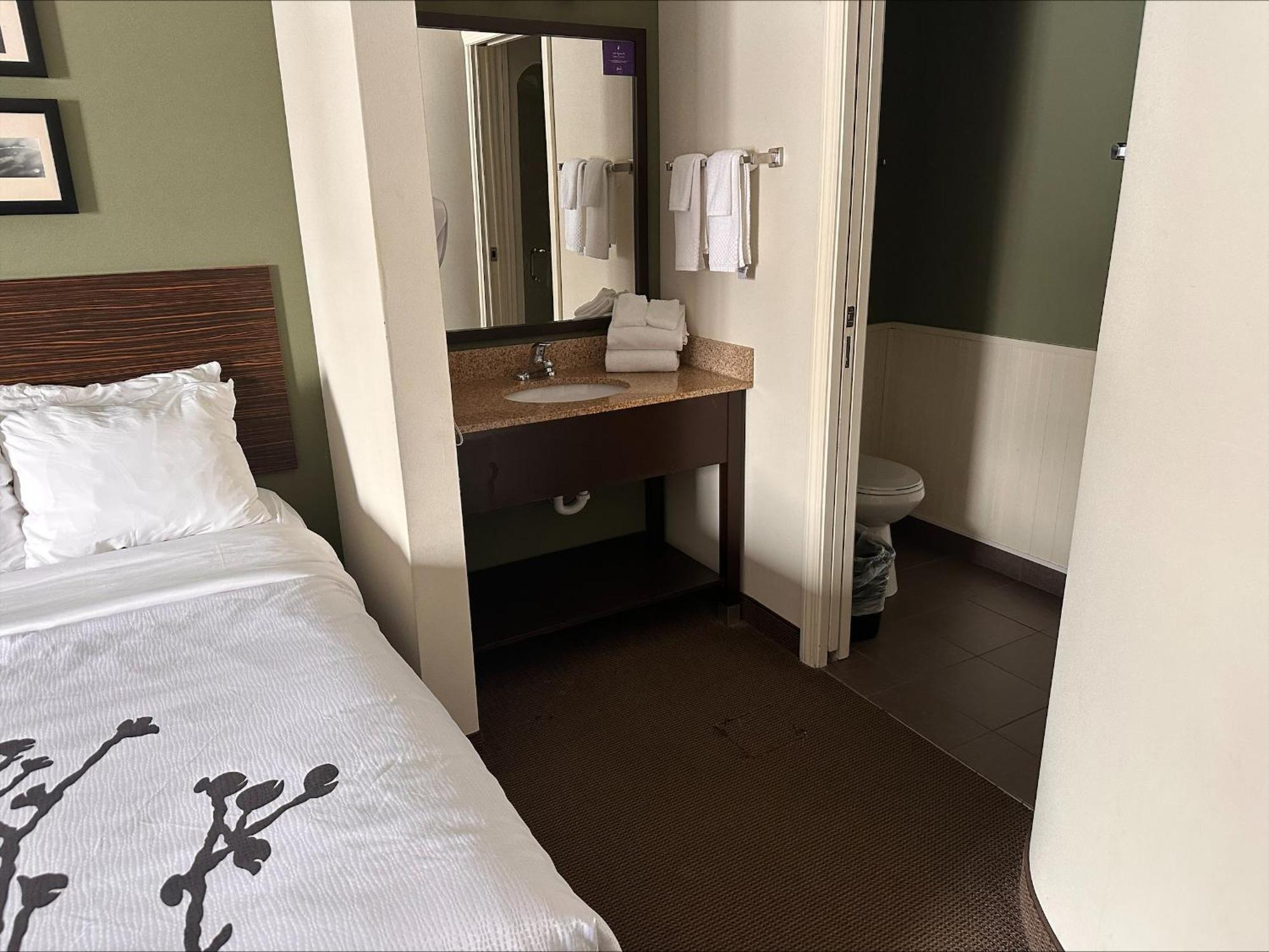 Sleep Inn & Suites Queensbury - Lake George Bagian luar foto