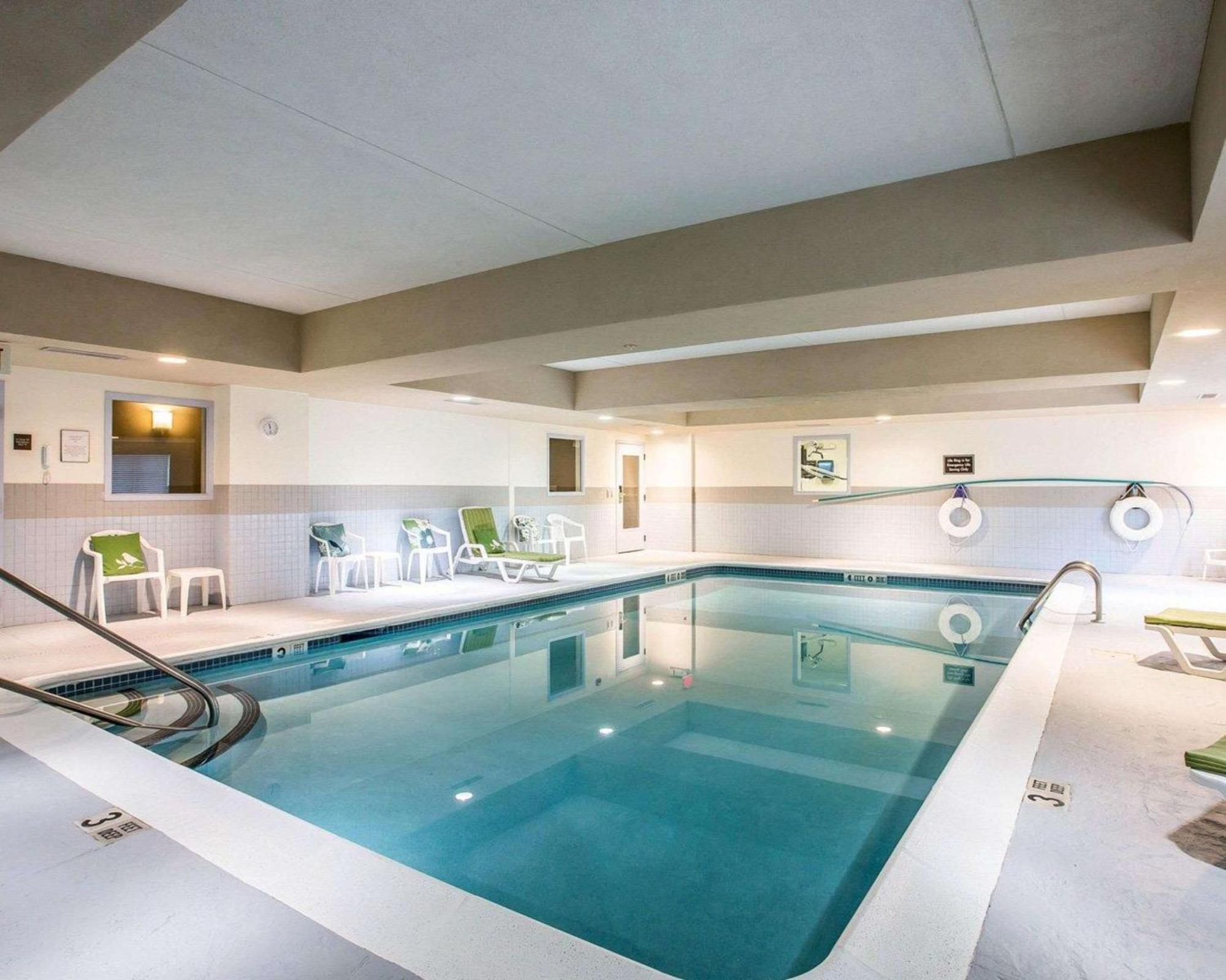 Sleep Inn & Suites Queensbury - Lake George Bagian luar foto