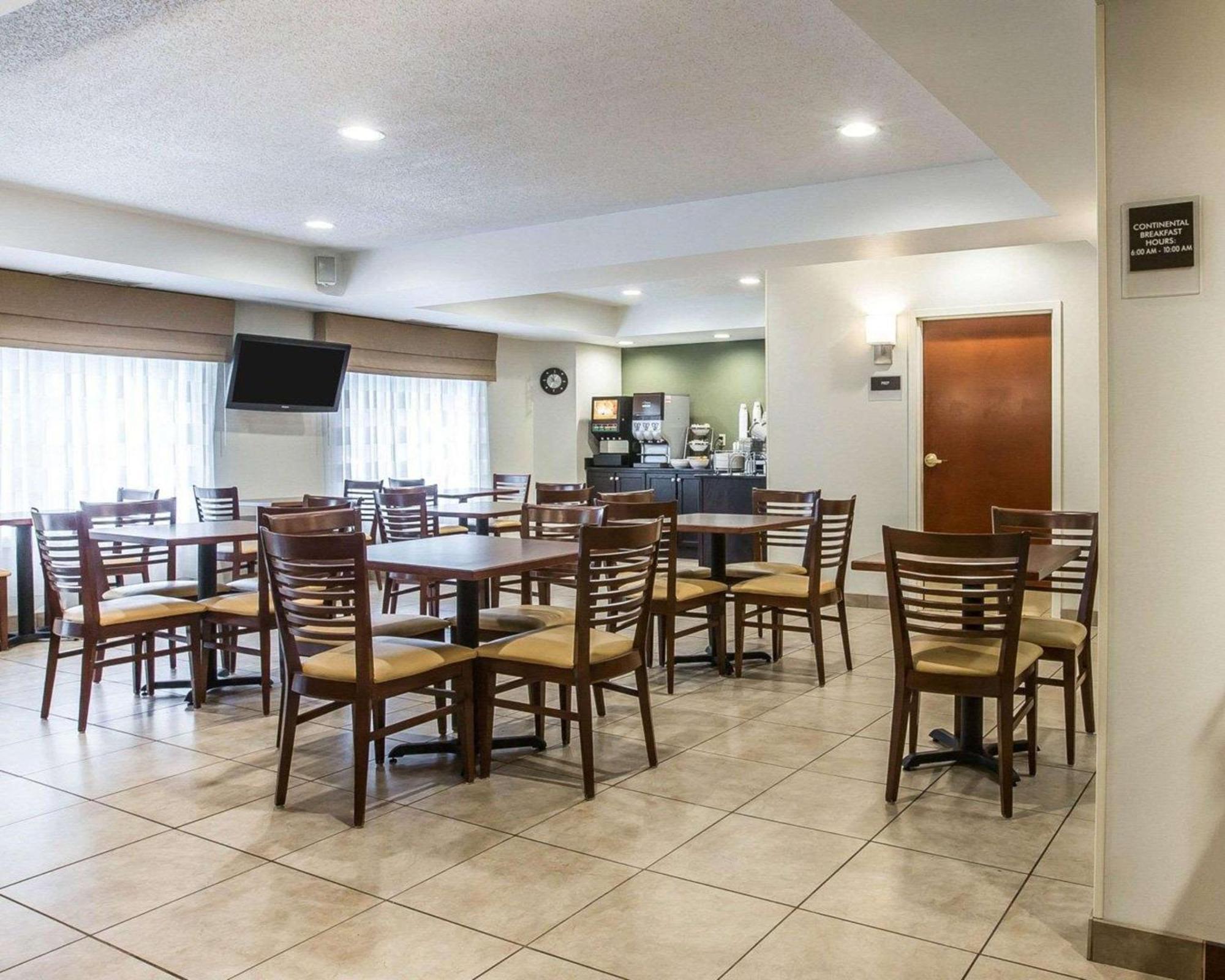 Sleep Inn & Suites Queensbury - Lake George Bagian luar foto