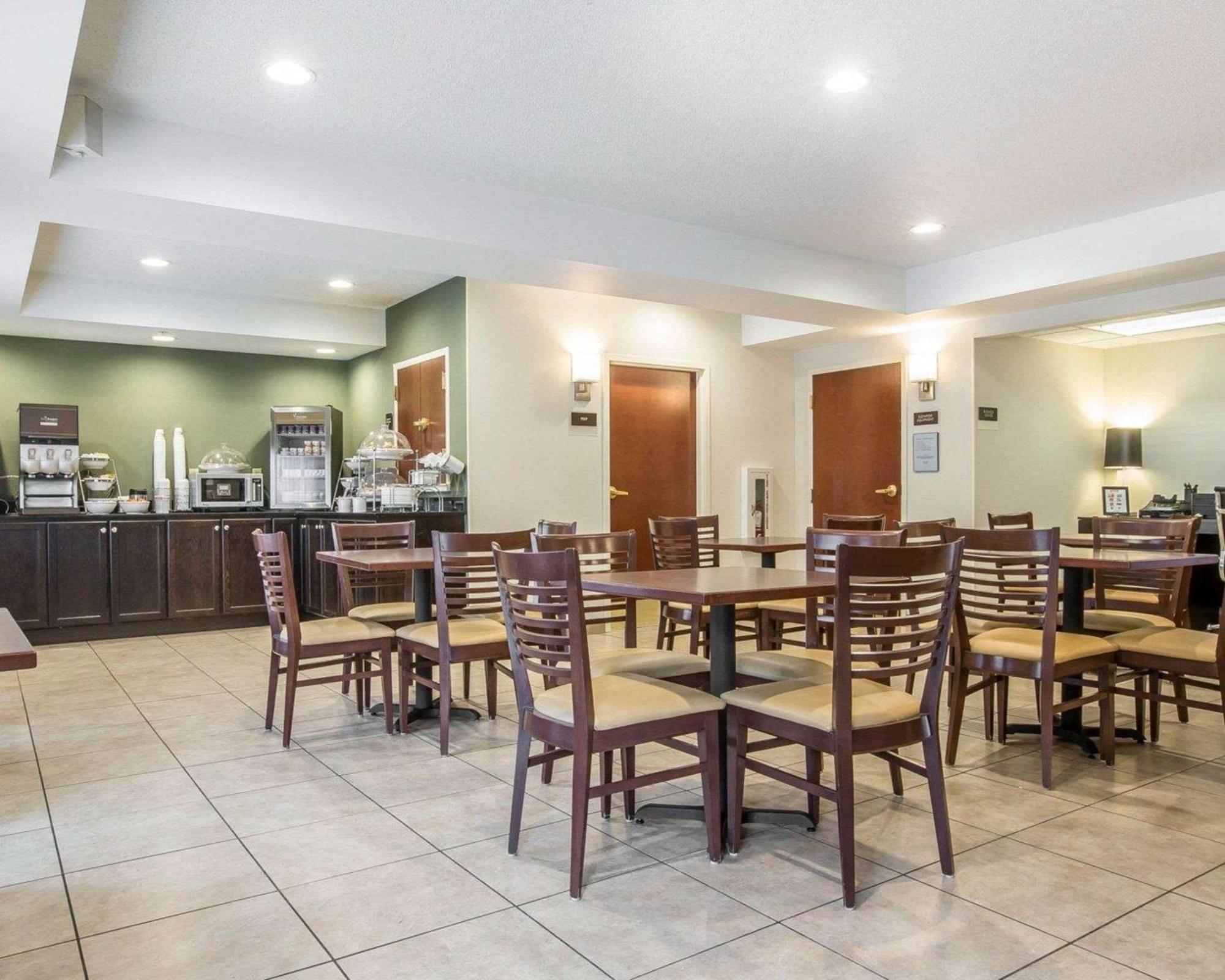 Sleep Inn & Suites Queensbury - Lake George Bagian luar foto