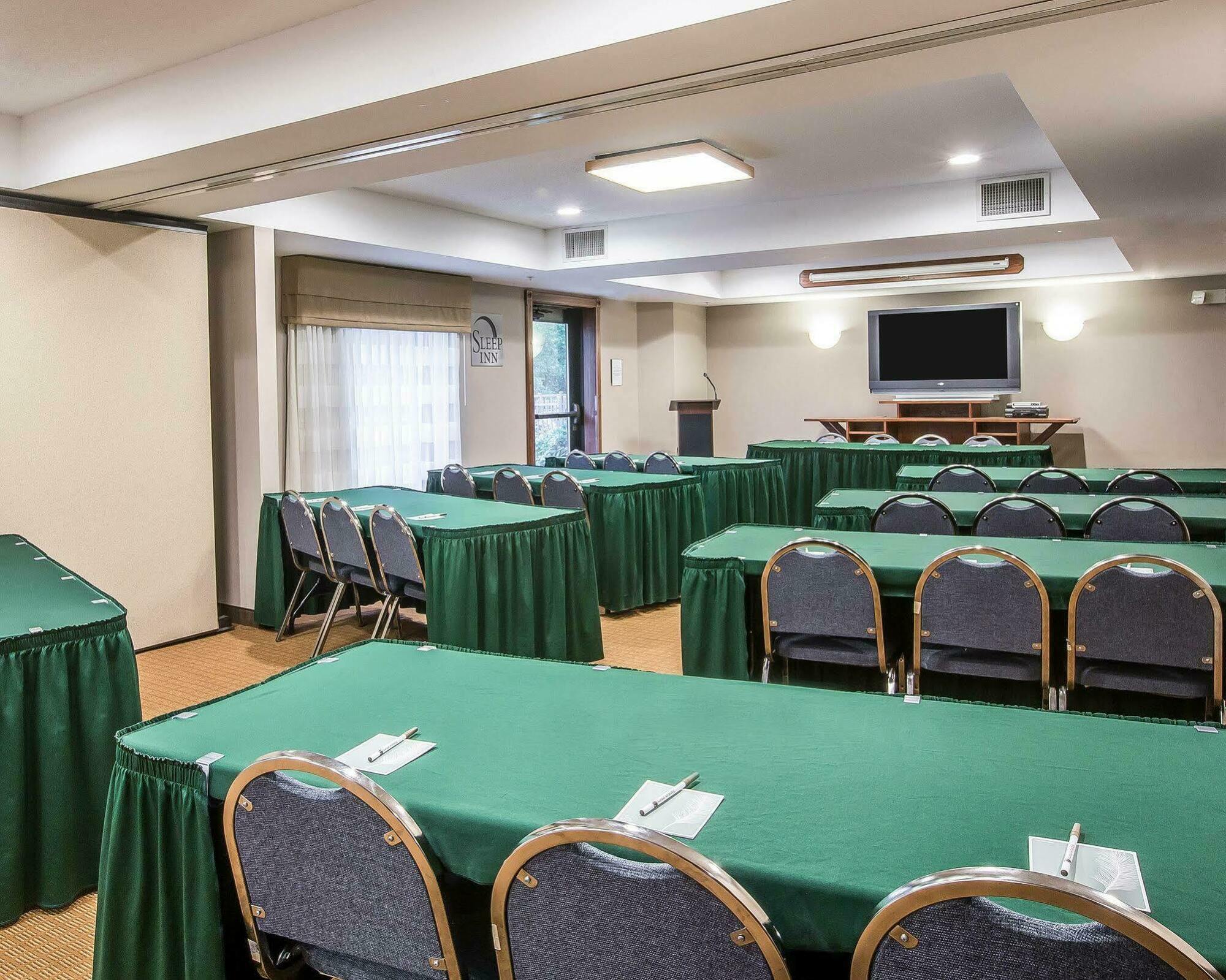 Sleep Inn & Suites Queensbury - Lake George Bagian luar foto